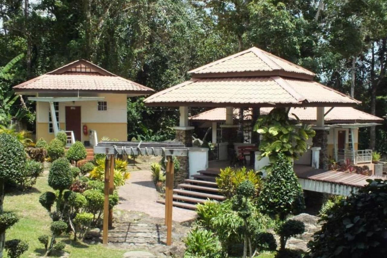 SPOT ON 89954 D'yan Chalet Bagian luar foto